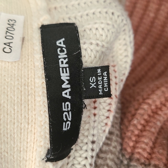 525 America camo vneck cardigan - Picture 6 of 6